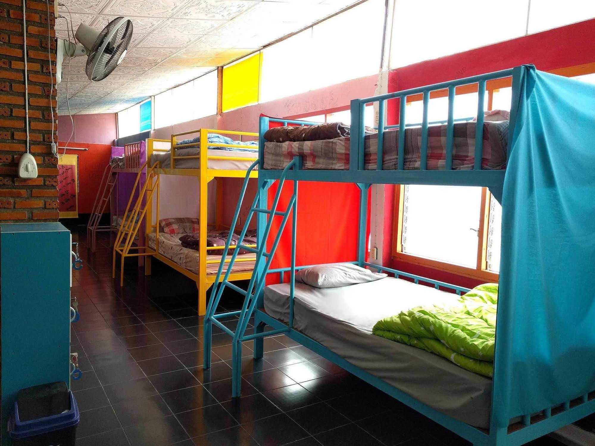 צ'יאנג קונג Funky Box Hostel מראה חיצוני תמונה