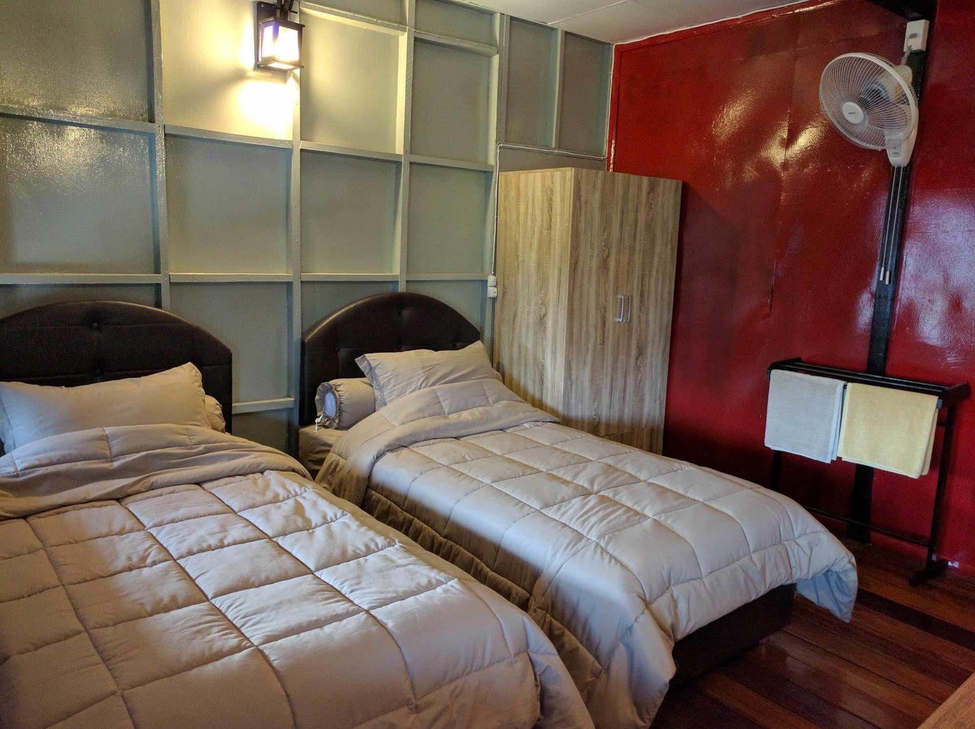 צ'יאנג קונג Funky Box Hostel מראה חיצוני תמונה