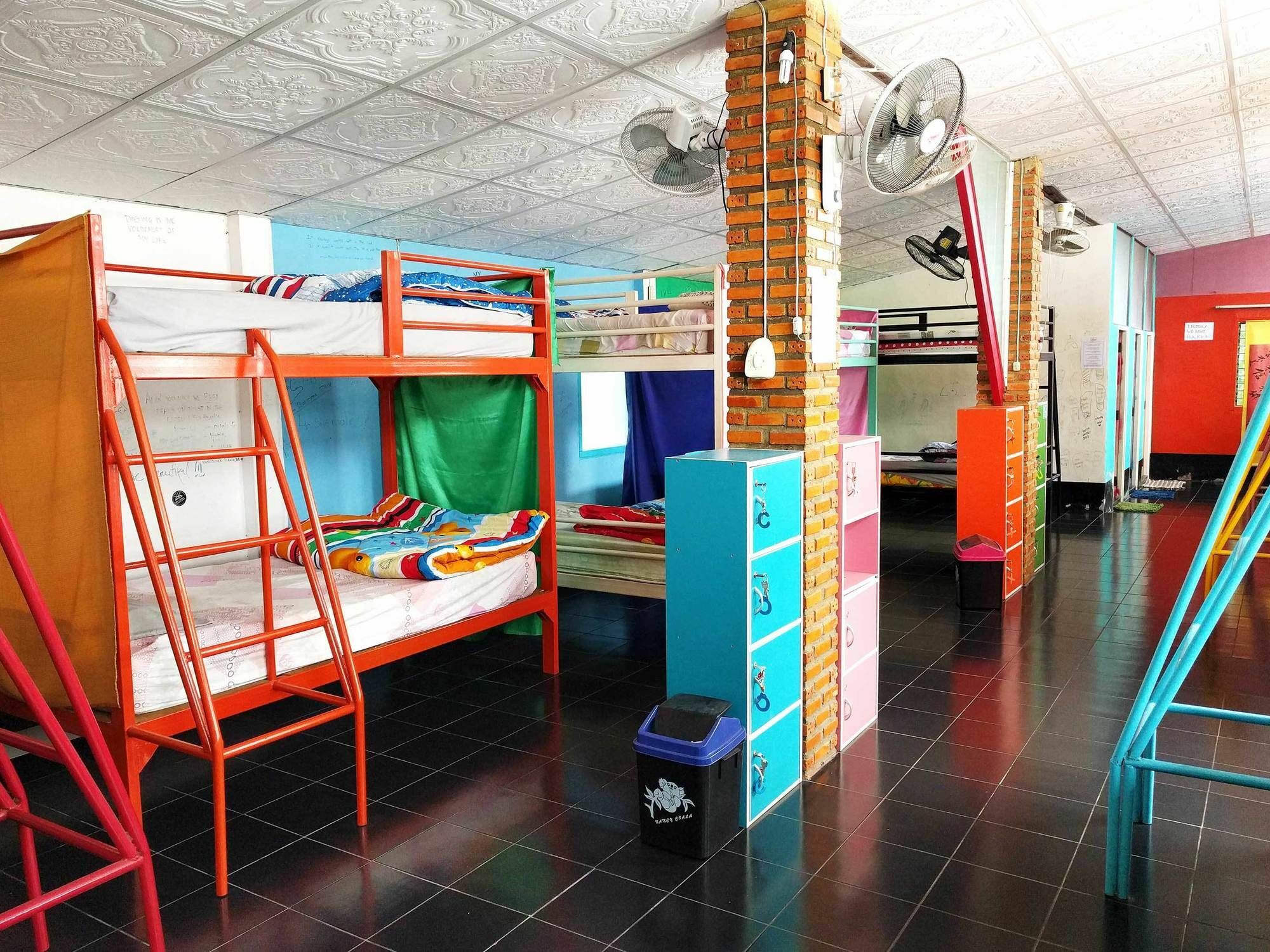 צ'יאנג קונג Funky Box Hostel מראה חיצוני תמונה